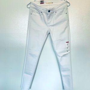NWT Levi’s 711 Skinny Jeans